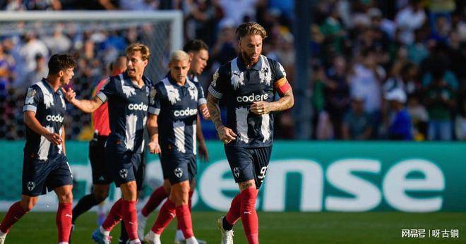 39岁拉莫斯逆袭！完美妻子相伴，悬殊8岁姐弟恋，育四子如此诱人