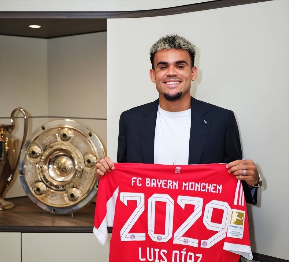 13球5助攻！利物浦边路爆破手7500万欧加盟德甲，拜仁买贵了？